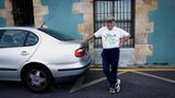 88 Jahre alter Skateboarder