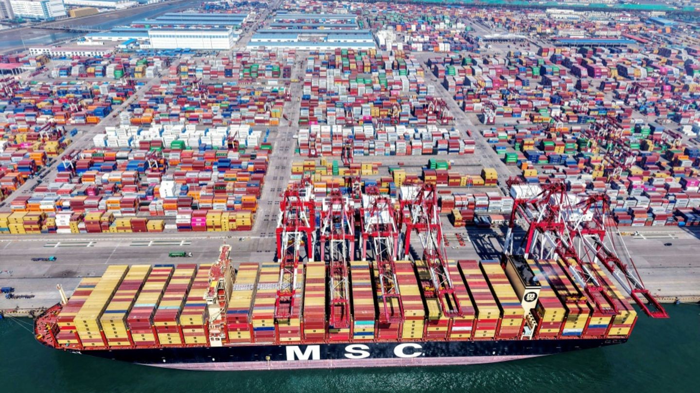 Container an einem Hafen