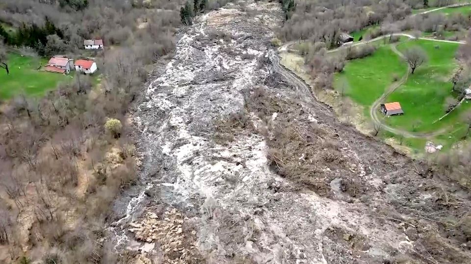Erdrutsch und Überflutungen nach Unwetter in Norditalien