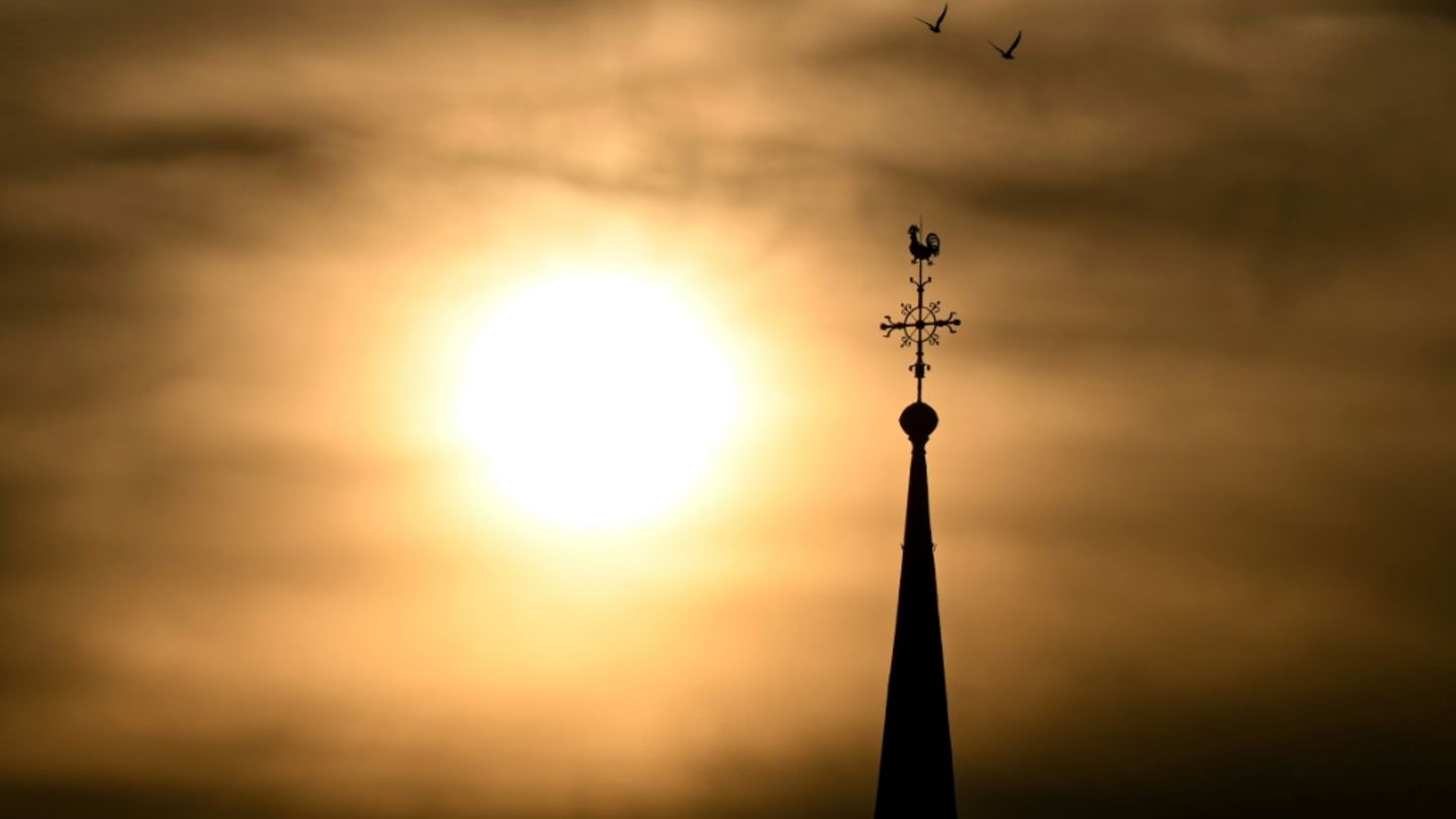 Spitze von Dreikönigskirche in Frankfurt am Main