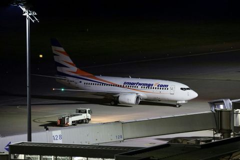 Flugzeug mit Menschen auf Afghanistan landet in Leipzig