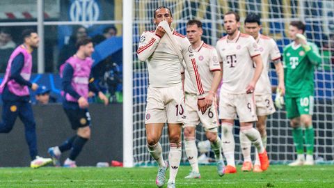 FC Bayern players dejected after Champions League loss