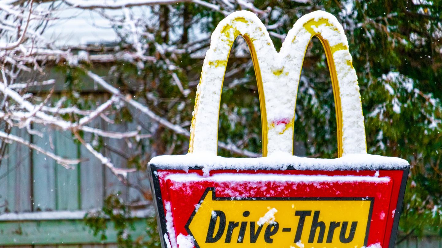 Meinung: Die Gastrosteuer sinkt und bei McDonald's und Co. knallen die Korken