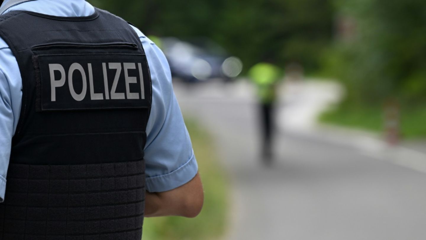 Polizisten bei einem Einsatz