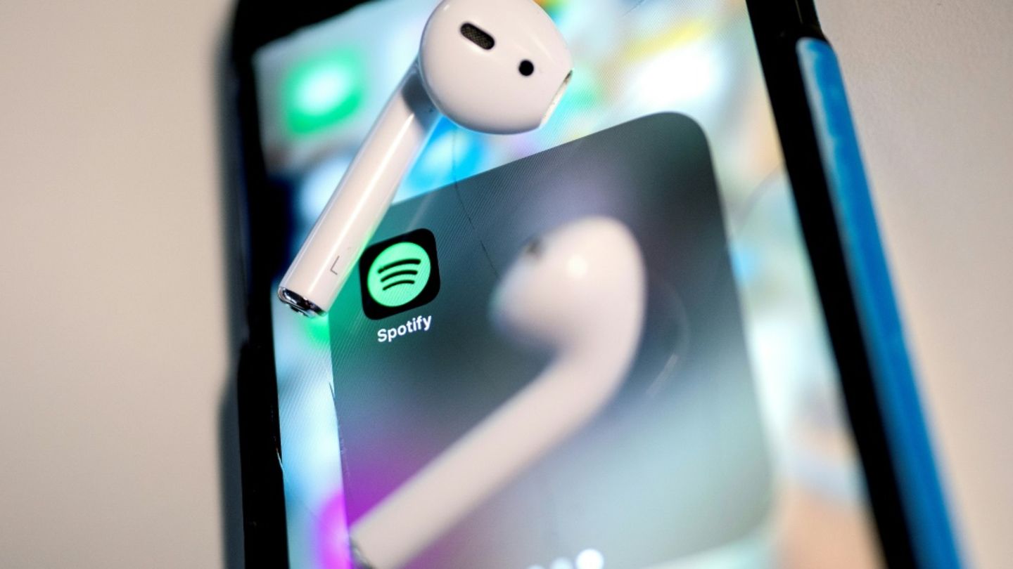 Logo der Streaming-App Spotify auf Smartphone