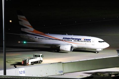 Landung afghanischer Flüchtlinge am Flughafen Leipzig