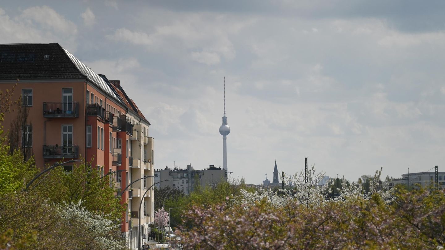 #3 Berlin Berliner Fernsehturm und Wohnungen