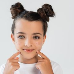 Osterferien: Mädchen mit Lipgloss