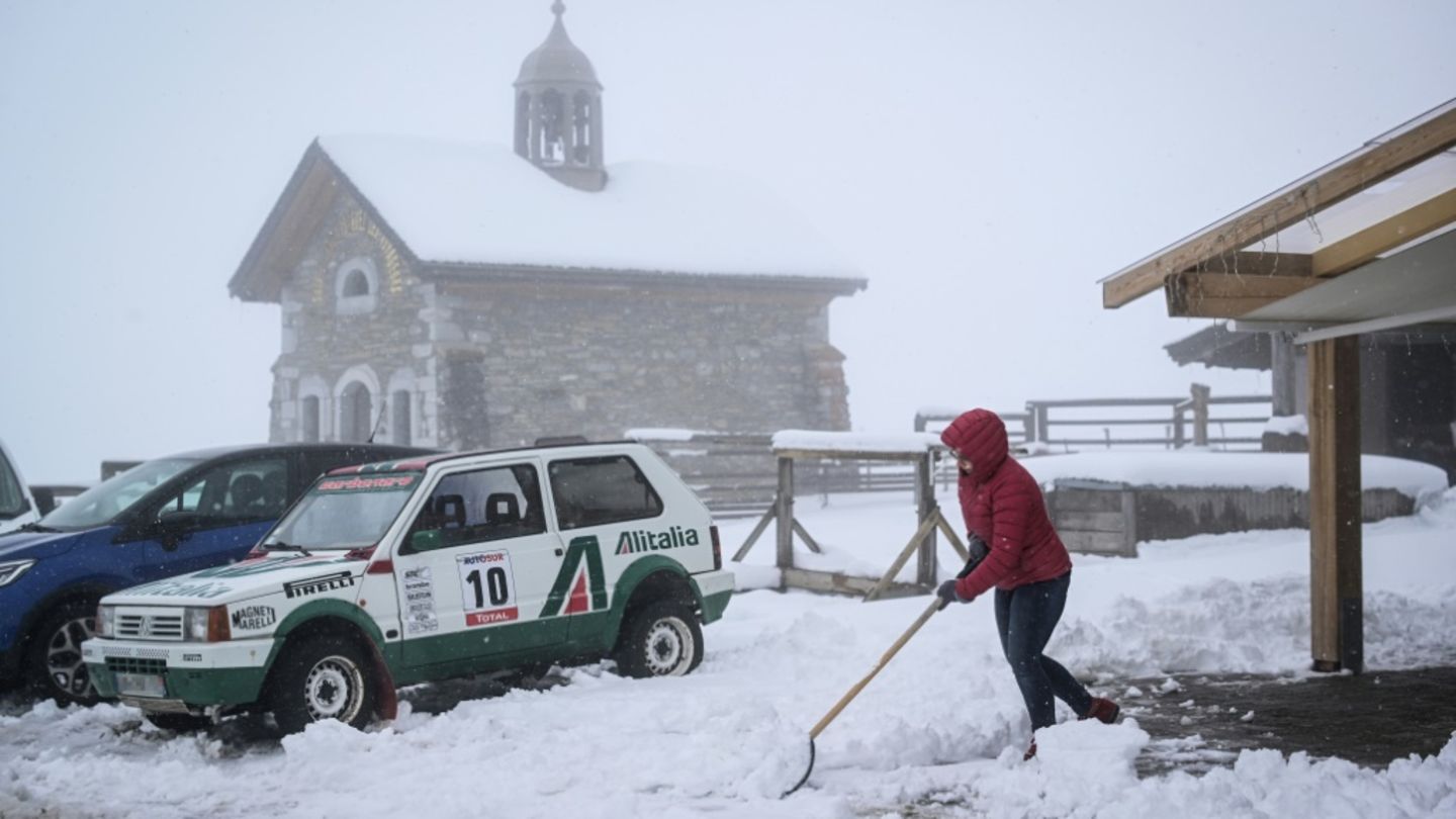 Heftiger Schneefall in den französischen Alpen