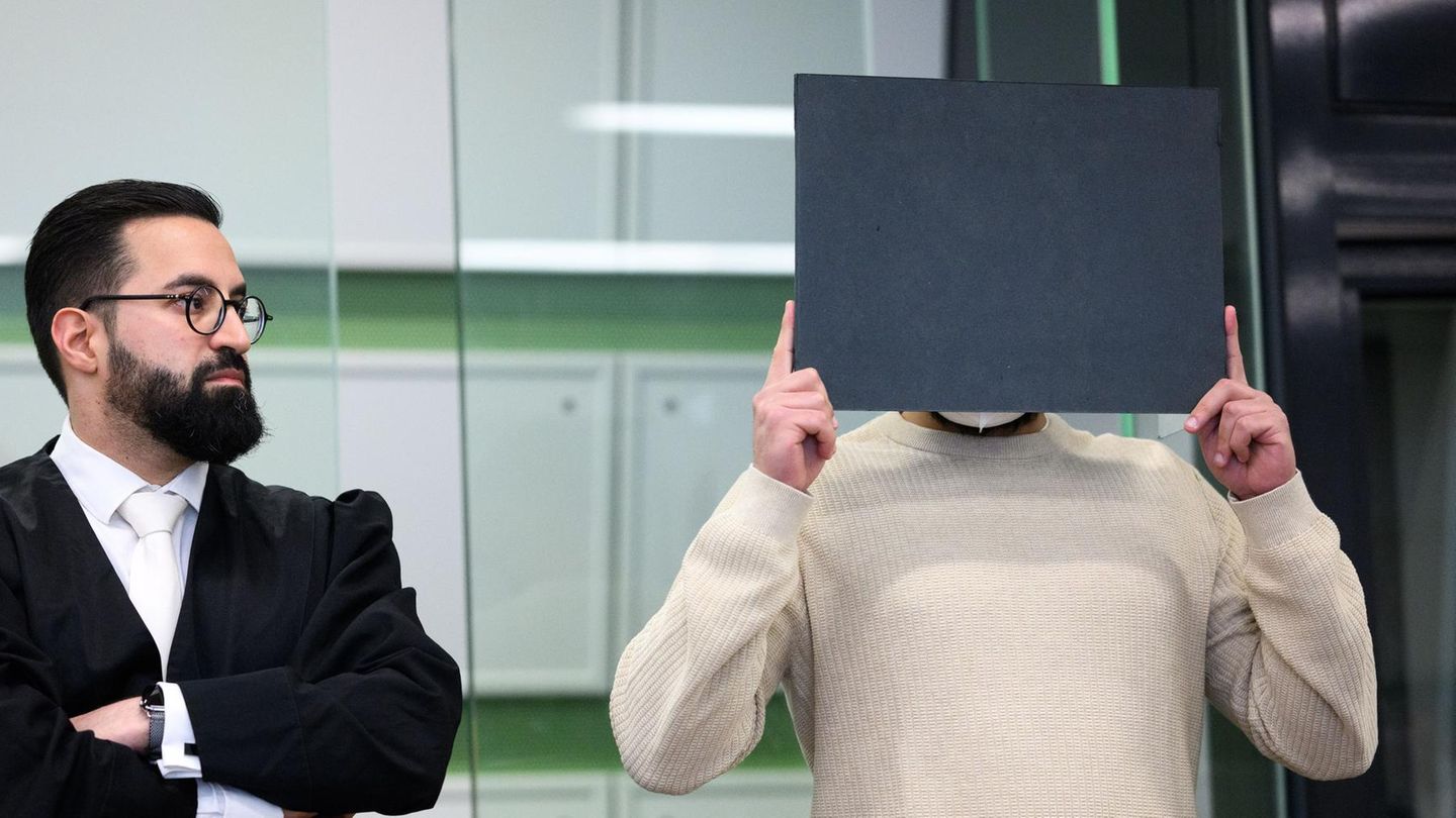 Das Geständnis des Angeklagten sei nicht "von Schuld und Reue getragen", erklärte der Richter in Berlin