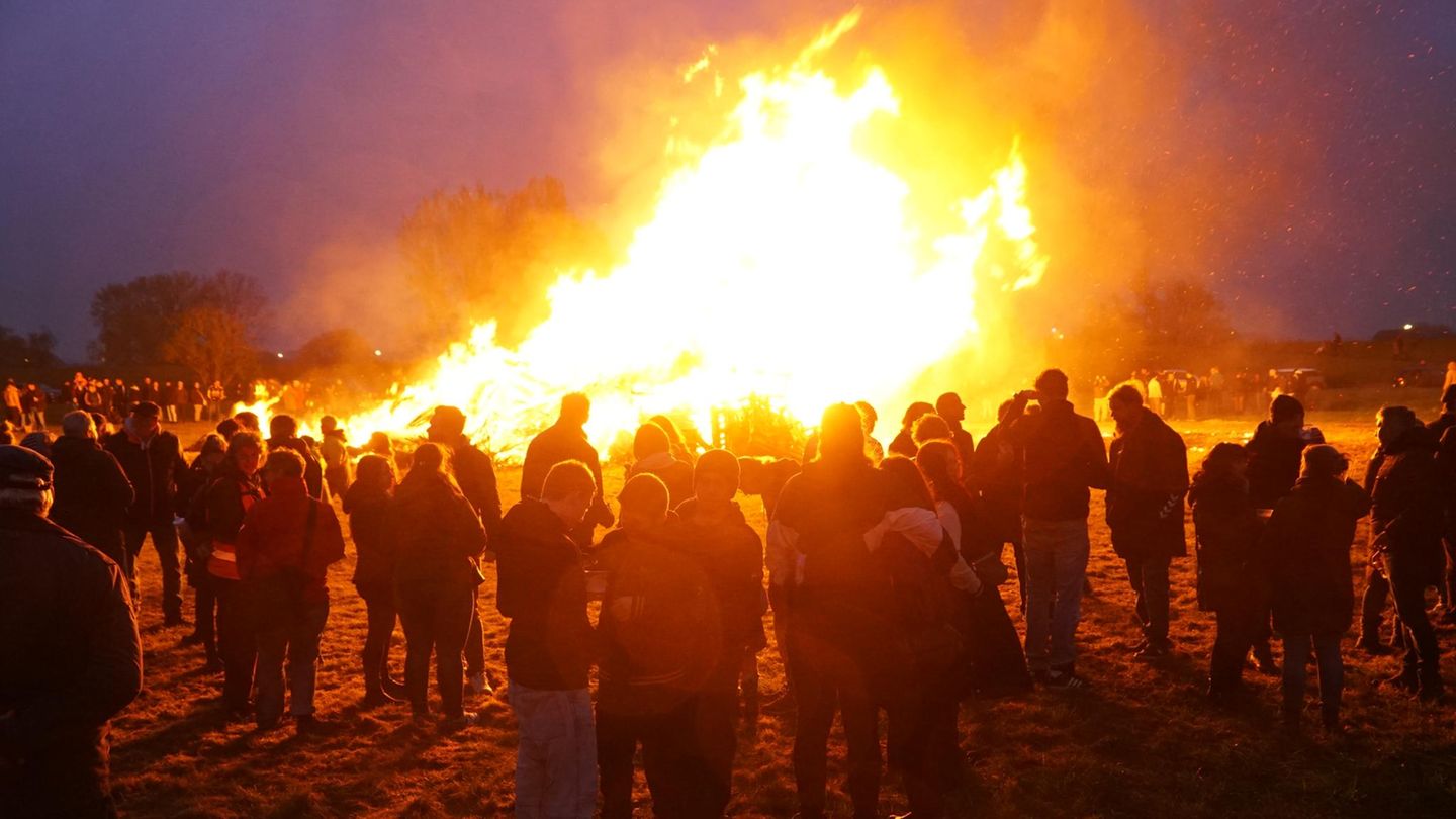 Osterfeuer in Hamburg