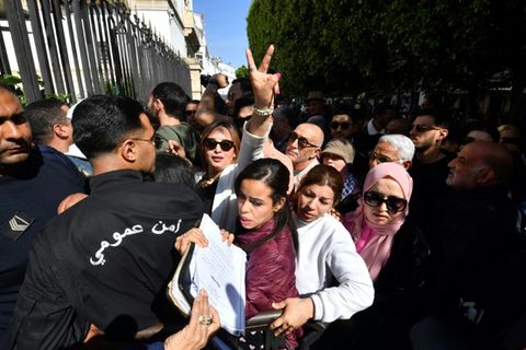 Menschenrechtsaktivistin am 11. April vor Gericht in Tunis