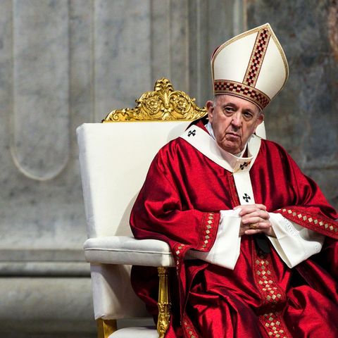 Papst Franziskus bei der Heiligen Messe während des Hochfestes des Heiligen Petrus und Paulus im Petersdom im Juni 2020
