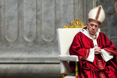Papst Franziskus bei der Heiligen Messe während des Hochfestes des Heiligen Petrus und Paulus im Petersdom im Juni 2020