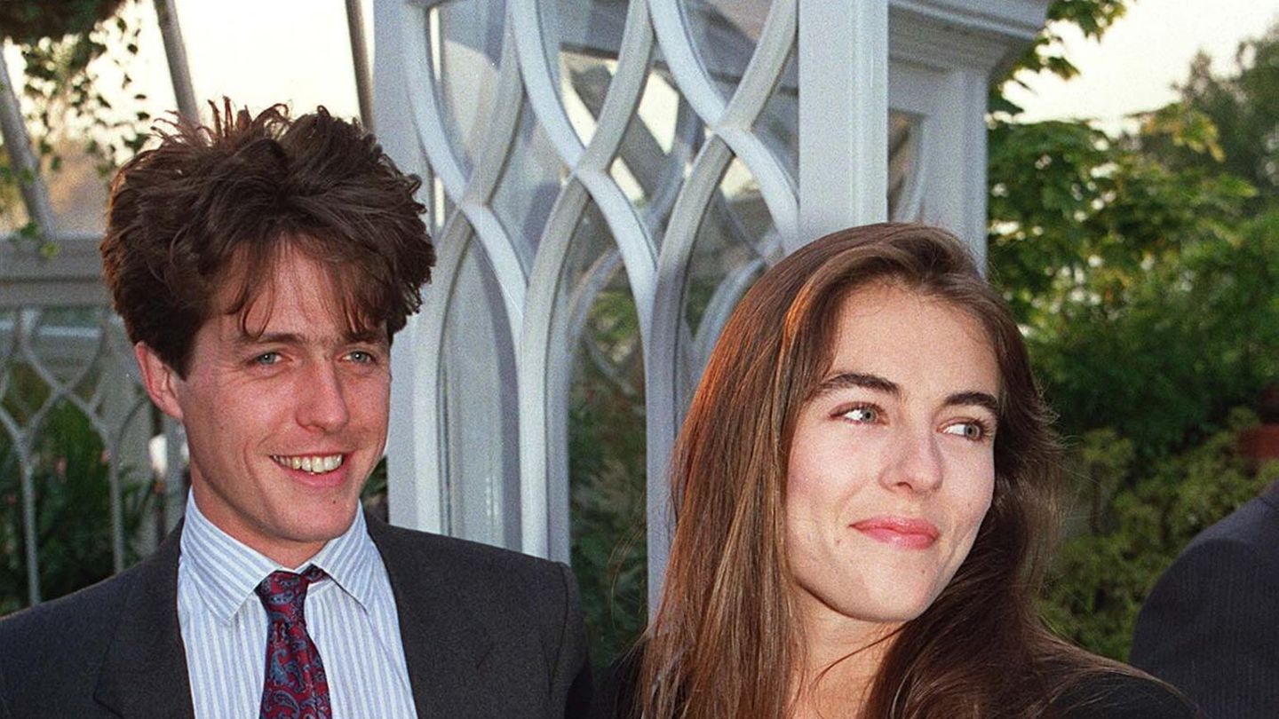 Wie jung die waren: Elizabeth Hurley mit Schauspieler Hugh Grant