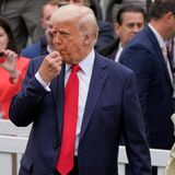 Kritik gab es aber auch an den Eiern. Die sind in den USA gerade knapp und teuer. Daher war länger unklar, ob es überhaupt echte Eier für den Familienspaß geben würde. Trump hatte jedoch erklärt, er lehne Plastikeier ab, auch wenn einige Kritiker erklärt hatten, für den Spaß Zehntausende Eier in Zeiten von Knappheit zu verwenden, sei falsch