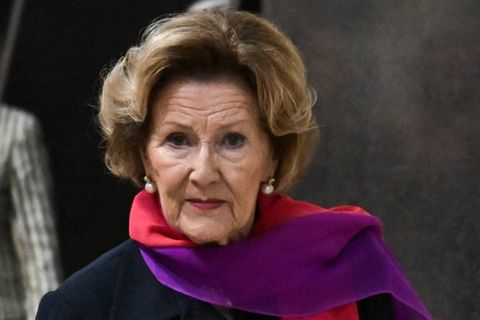 Königin Sonja von Norwegen musste wegen Atemnot ins Krankenhaus eingeliefert werden