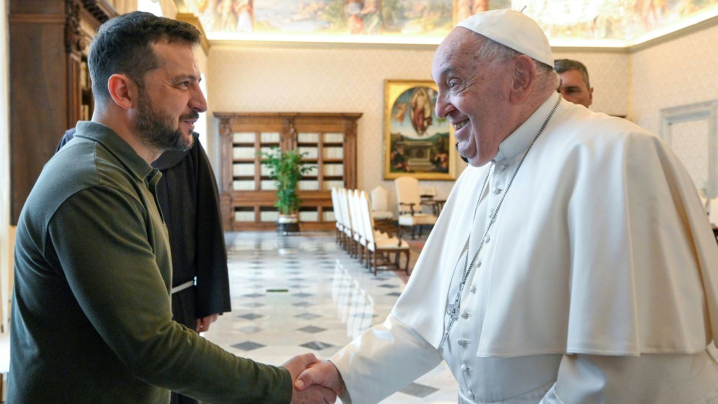 Der ukrainische Präsident Wolodymyr Selenskyj und Papst Franziskus