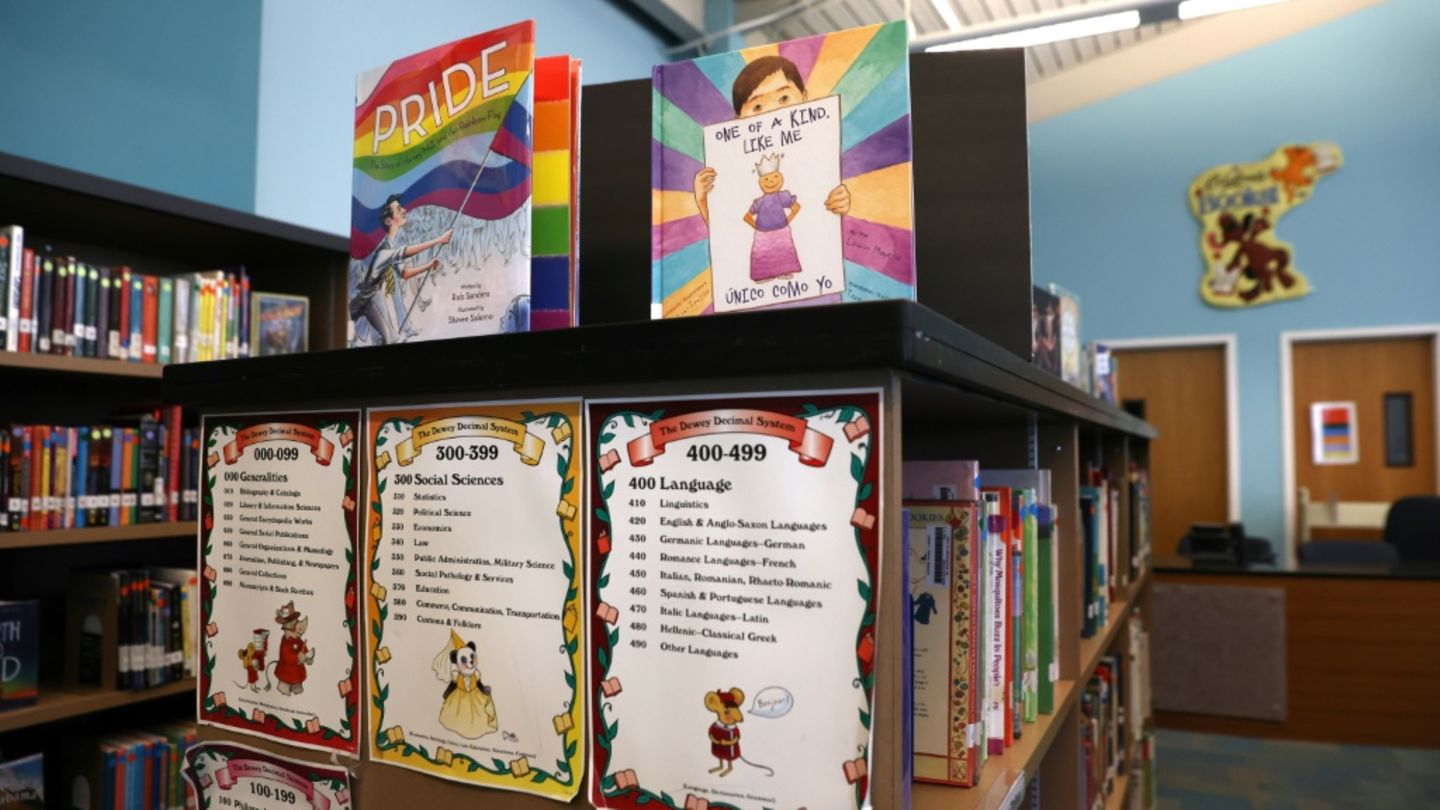 Bücher in einer Grundschule in Kalifornen