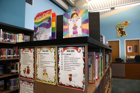 Bücher in einer Grundschule in Kalifornen