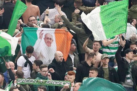 Über diesen Papst sangen sogar Fußball-Fans im Stadion
