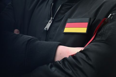 Rechtsextremist bei Demonstration in Berlin 2024