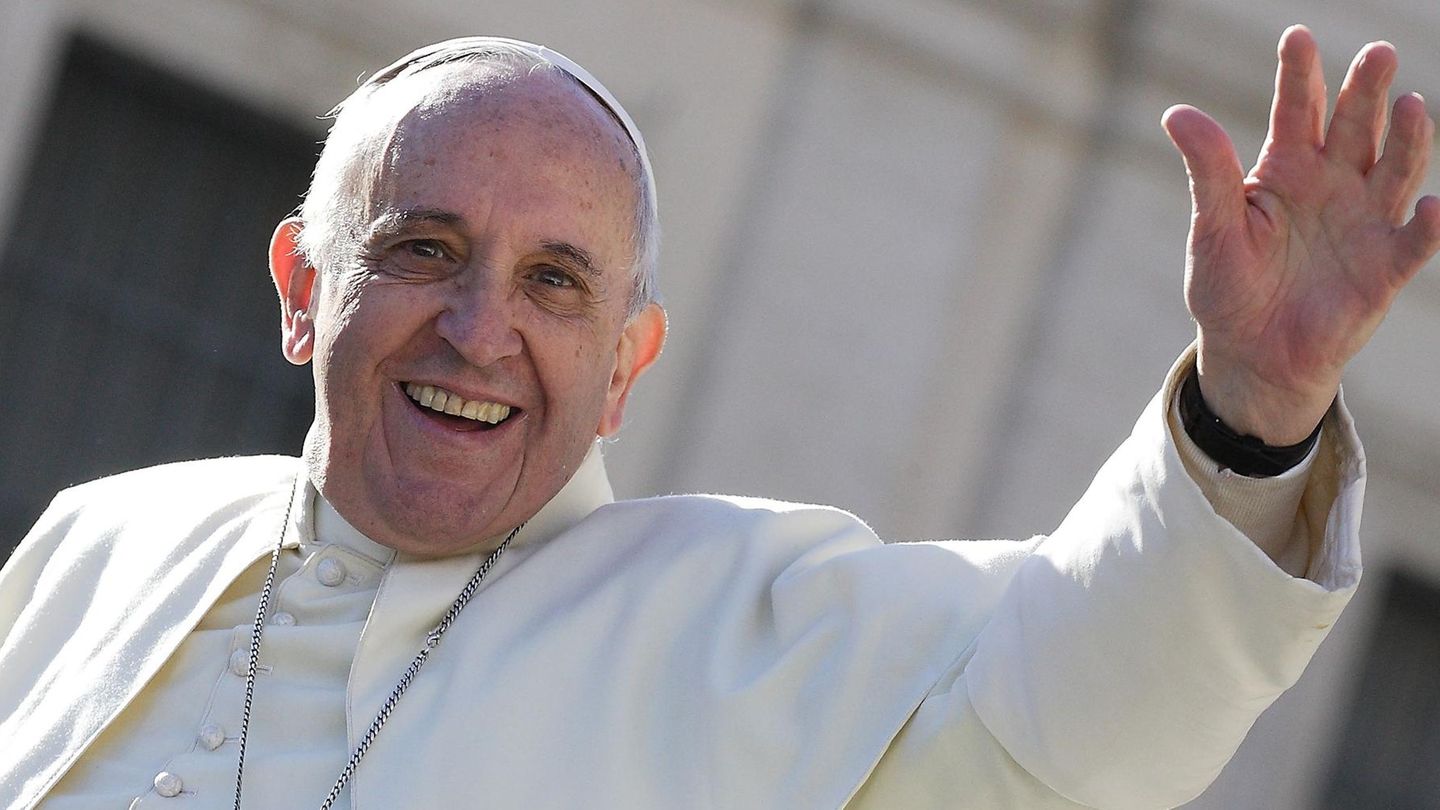 Papst Franziskus während der Generalaudienz am Tag seines 78. Geburtstags auf dem Petersplatz im Vatikan