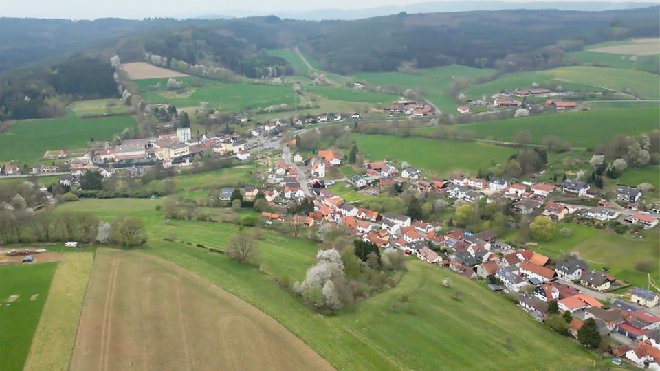 Auf Spurensuche: Warum wählt eine Gemeinde im Odenwald so häufig AfD?