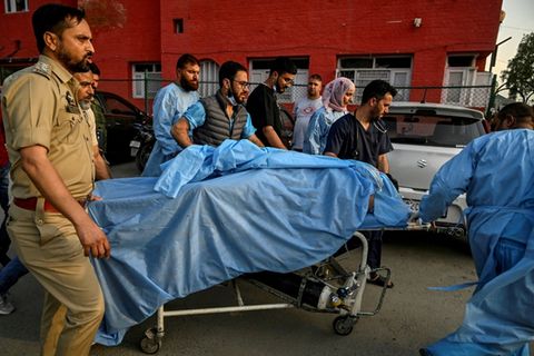 Verletzte wurden in Krankenhaus in Anantnag gebracht