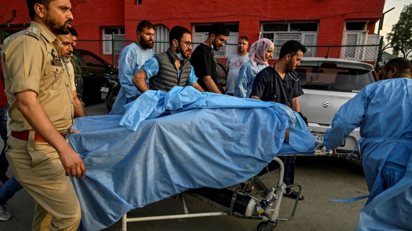 Verletzte wurden in Krankenhaus in Anantnag gebracht