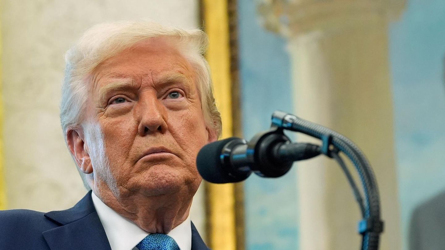Donald Trump spricht im Weißen Haus