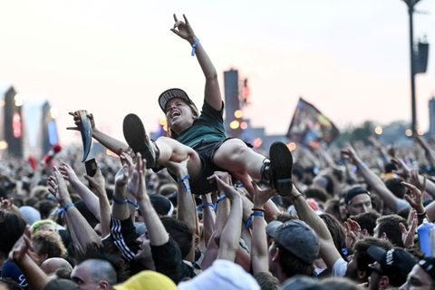 Heavy Metal-Fans während eines Konzerts