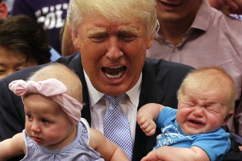 Donald Trump mit zwei Babys