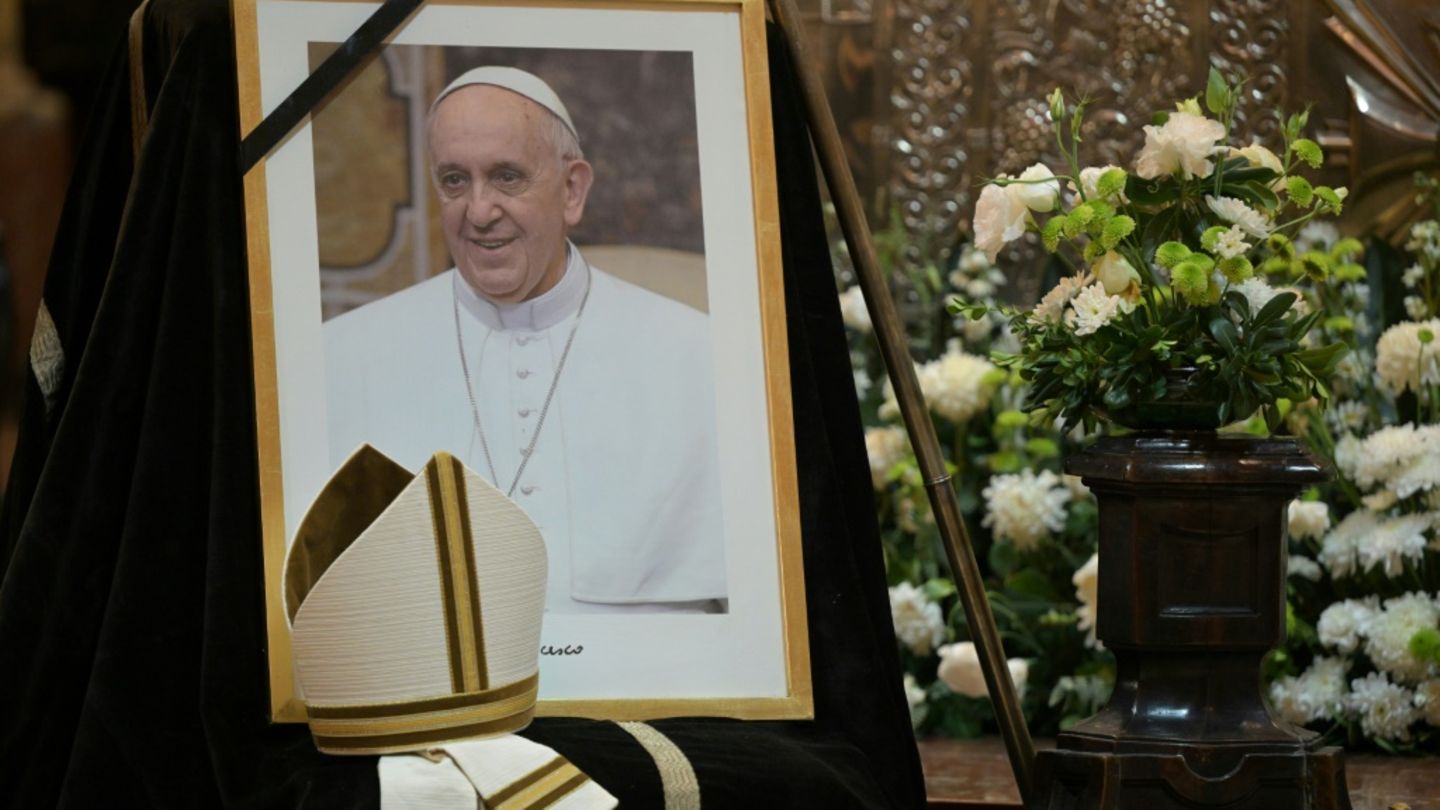 Bild des verstorbenen Papstes in Buenos Aires