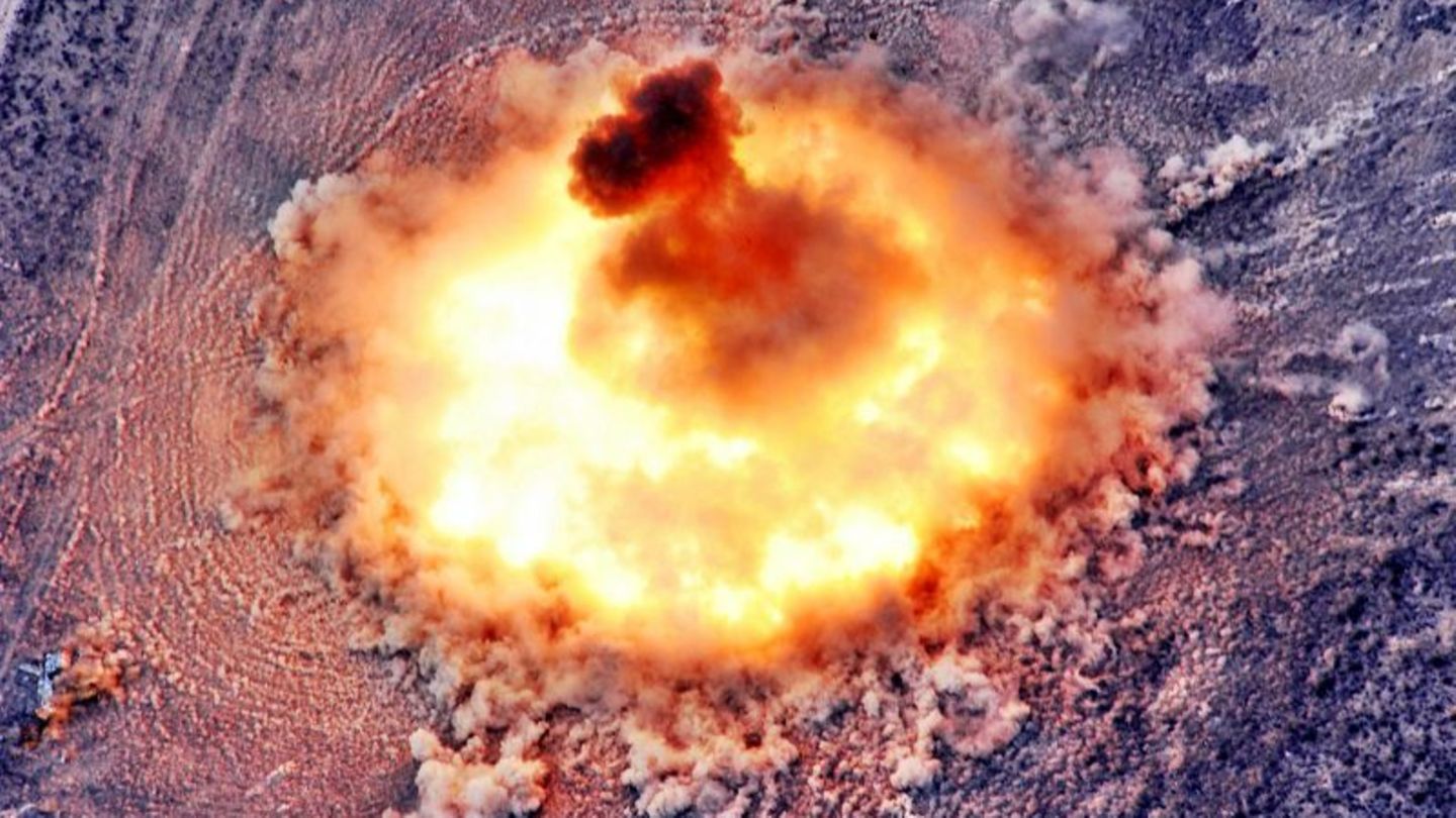 Ähnliches Prinzip wie die Wasserstoffwaffe - das Foto zeigt die Druckwelle einer thermobarischen Bombe