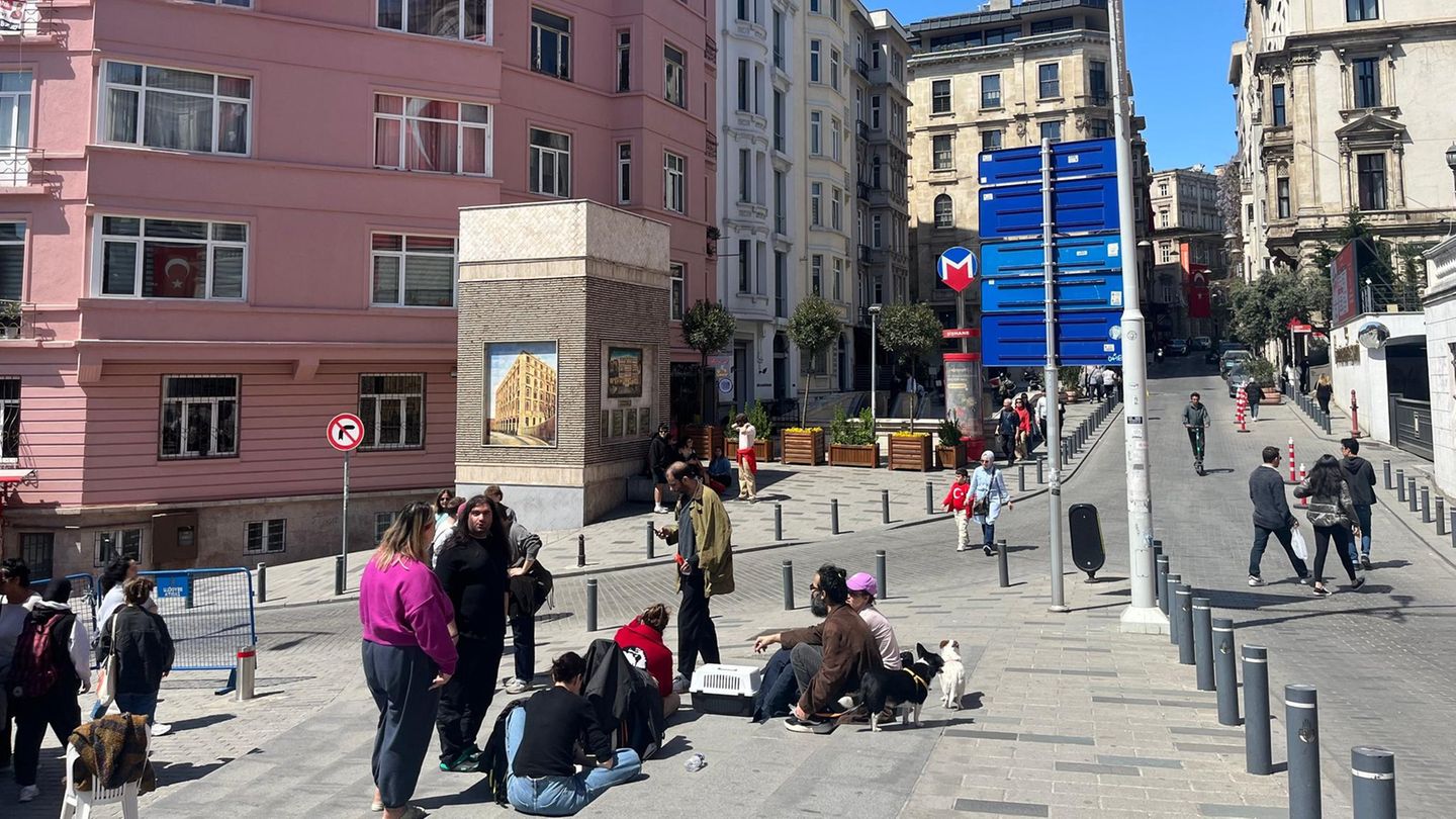 Istanbul wird von einem starken Erdbeben erschüttert – vor allem im Zentrum der Stadt war es deutlich zu spüren