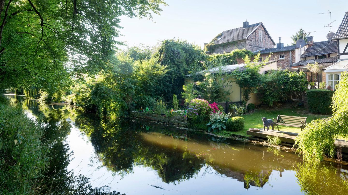 Nähe Köln: Häuser am Wasser in Lechenich Nähe Köln: Häuser am Wasser in Lechenich