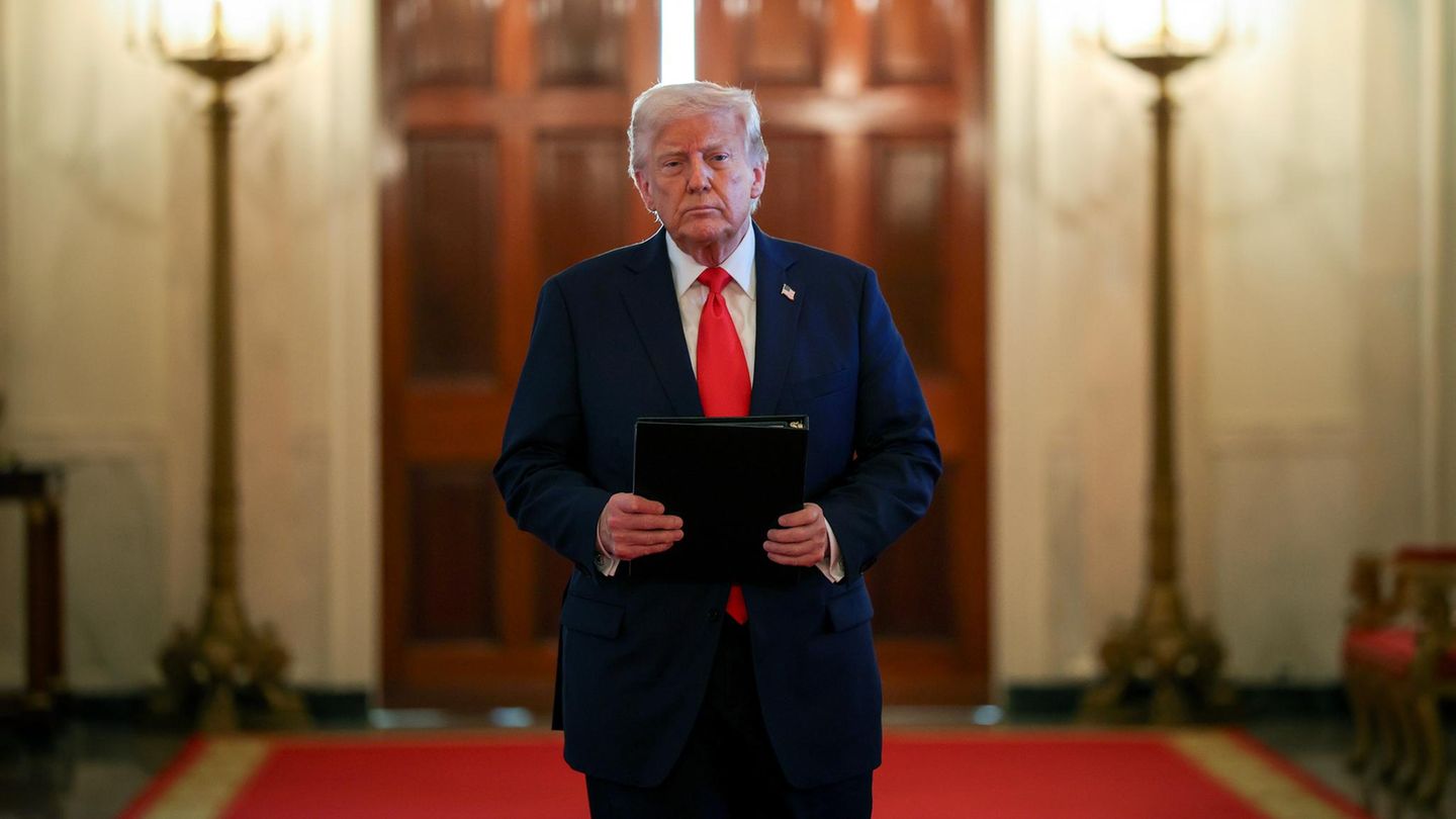 Trumps Friedensplan: US-Präsident Donald Trump. Sein Friedensplan für die Ukraine sieht unter anderem eine Abtretung der Krim an Russland vor US-Präsident Donald Trump. Sein Friedensplan für die Ukraine sieht unter anderem eine Abtretung der Krim an Russland vor