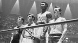 Mit 18 gewinnt er bei den Olympischen Spielen 1960 in Rom die Goldmedaille