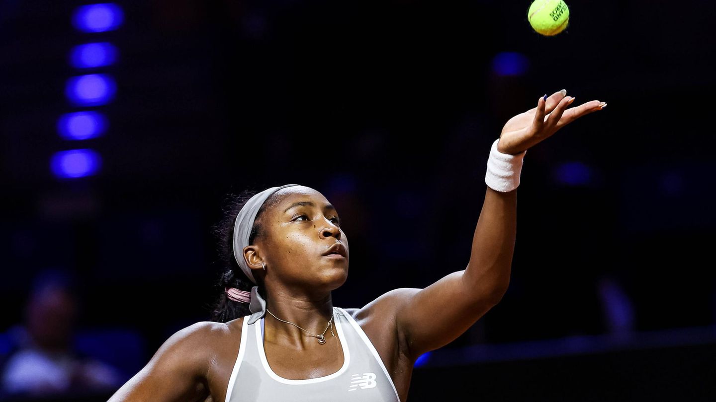 Die US-Amerikanerin, 21 Jahre alt, kassierte im vergangenen Jahr eine ordentliche Summe an Preisgeldern. Insgesamt gilt Cori Dionne Gauff im Moment als am besten verdienende Athletin der Welt, weil sie zusätzlich sehr hohe Einnahmen aus Sponsoring und Werbung erzielt. In der Weltrangliste steht sie auf Rang vier