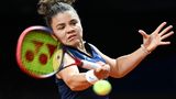 Die Italienerin ist mit 29 Jahren schon etwas älter als die Konkurrenz und gehört als Nummer sechs der Weltrangliste zu den Topverdienern auf der Frauen-Tour. Sie ist erst spät in die Top Ten der Welt aufgestiegen