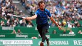 Daniil Medvedev trägt manchmal ein schickes Beinkleid und gehört zu den charismatischsten Profis der Tour. Dass er als Russe unter neutraler Flagge antritt, hat ihn nicht am Geldverdienen gehindert, auch wenn er nur noch die Nummer zehn der Welt ist