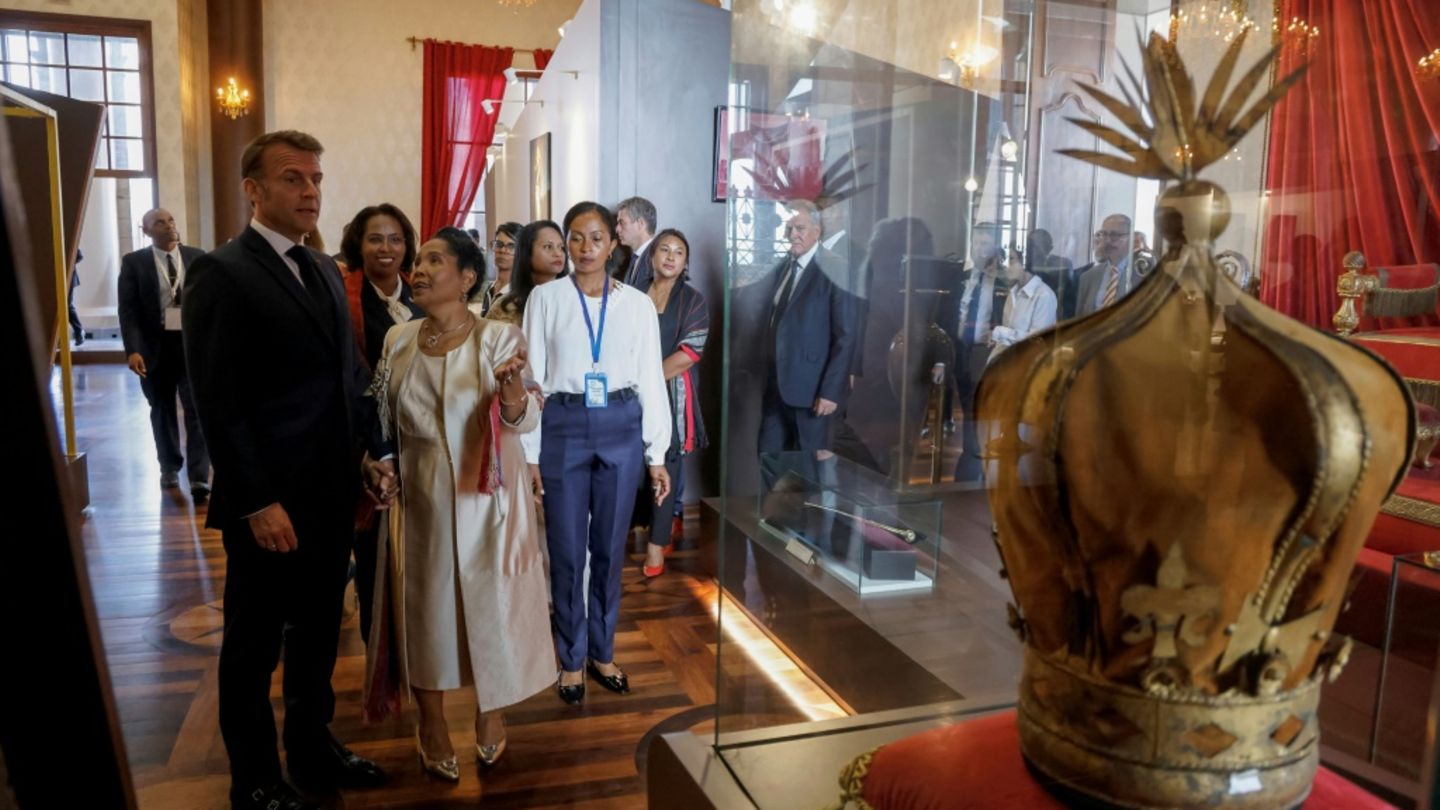 Macron und die madagassische Prinzessin Ratsmimamanga