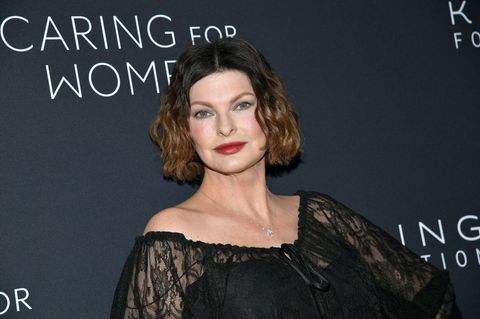 Linda Evangelista hatte sich nach einer Krebsdiagnose beide Brüste entfernen lassen