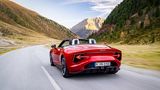 MG Cyberster  Die Basisvariante mit 250 kW/340 PS für knapp 63.000 Euro ist schon stark, doch das Topmodell mit 375 kW/510 PS, Allradantrieb und 77-kWh-Akku macht aus dem Fahrtwind einen Orkan. Ein Highlight: Die Türen öffnen sich seitlich nach oben