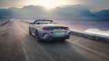 BMW 8er Cabrio  Wem der Sechszylinder-Benziner nicht reicht, der wählt die drehmomentstarke Dieselversion oder die Achtzylinder von 850i oder M8 mit 530 bzw. 625 PS, serienmäßig mit Allradantrieb. Im luxuriösen, lederbezogenen Innenraum bietet der 8er BMW höchsten Komfort und Fahrvergnügen – auch wenn die Sonne einmal ausbleibt