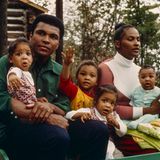 Ali, Belinda und vier ihrer Kinder, die hier noch klein sind