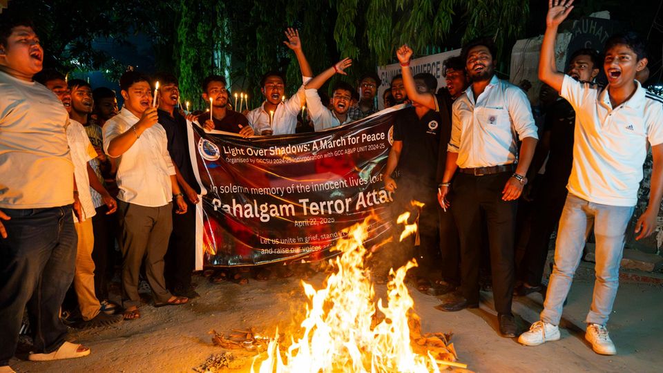 Wegen dieser Szenen weist Indien alle Pakistaner aus Wegen dieser Szenen weist Indien alle Pakistaner aus