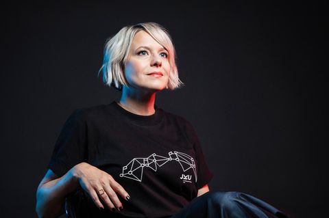 Martina Mara steht in der Universität Linz. Sie forscht auch an ChatGPT