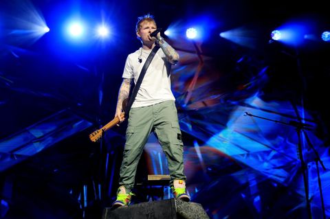 Ed Sheeran tritt im Mojave-Zelt während des Coachella Valley Music and Arts Festival 2025 auf